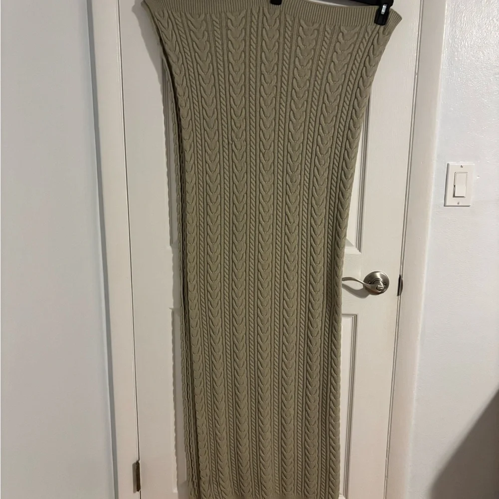 Saks Fifth Avenue Beige Cable Knit blanket
